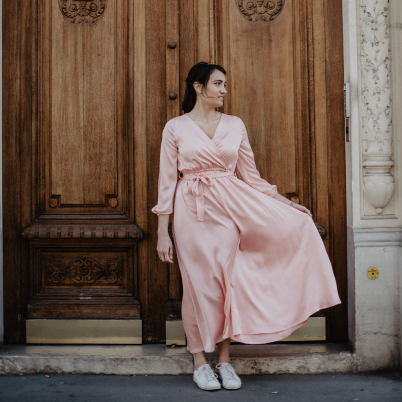 Robe Mi Longue Satinee Couleur Rose